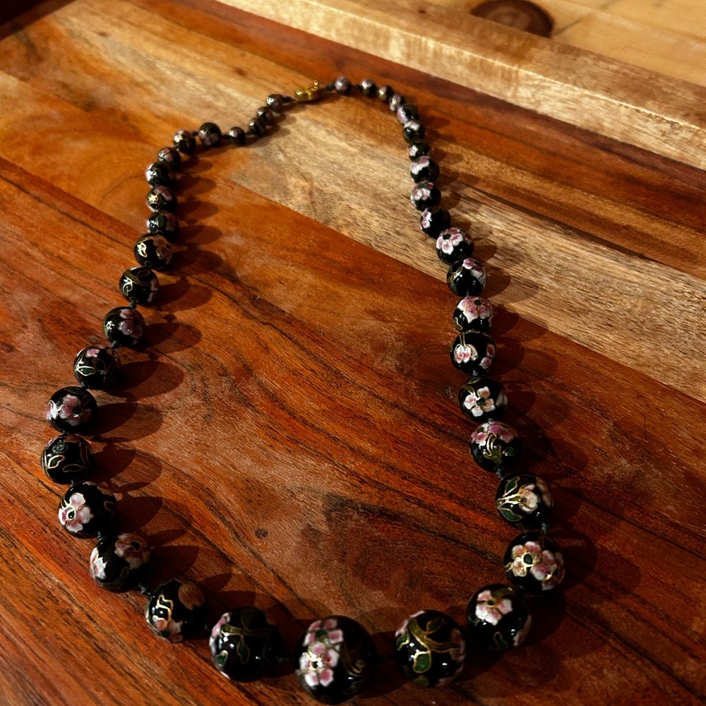 Vintage Chinese cloisonné painted bead necklace